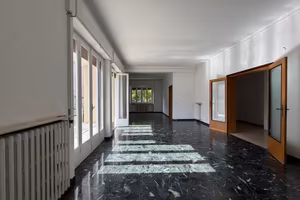 Ampio appartamento con garage, zona Alighieri