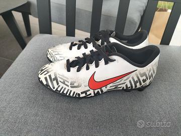 scarpe da calcio o rugby 35.5 nike