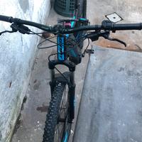 Bici elettrica GIANT