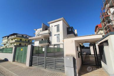 2 LOCALI A SAN PRISCO