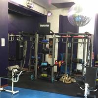 Multistation TRIFORM per allenamento funzionale.