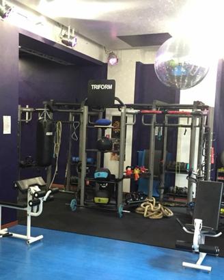 Multistation TRIFORM per allenamento funzionale.