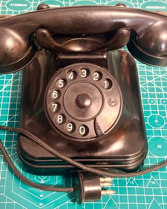 Telefono vintage FACE in bachelite nera – anni ’50