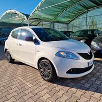 Lancia Ypsilon 1.0 5 porte Hybrid Gold