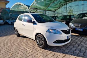 Lancia Ypsilon 1.0 5 porte Hybrid Gold
