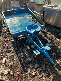 Carrello agricolo per trattore con freni