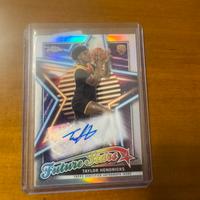 Card taylor hendricks autografata topps