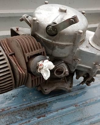 Motore ape ad1 più pezzi vespa piaggio in blocco