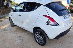 Lancia Ypsilon 0.9 twin air Metano Benzina