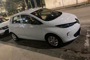 Renault Zoe Intens, batteria a noleggio
