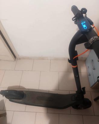 monopattino elettrico ninebot e2 pro