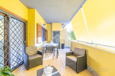 VILLA A SCHIERA A ROMA