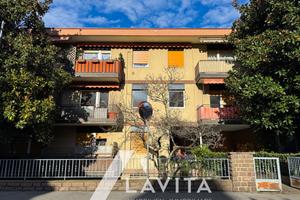 Quadrilocale con balcone a Merano