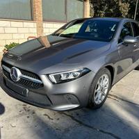 MERCEDES-BENZ A 180 d Automatic Progressive