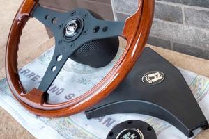 volante in legno Raid con mozzo golf e Audi