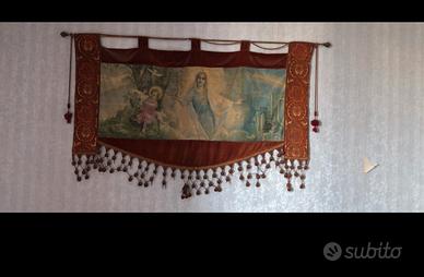 Arazzo religioso in velluto e tessuto decorato 