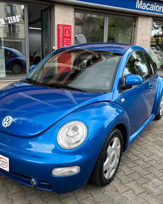 VW NEW BEETLE 2.0 BENZ
