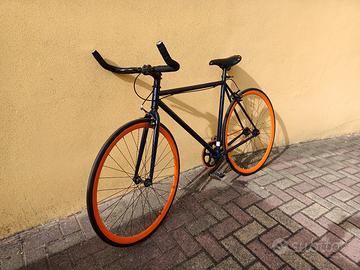 bicicletta scatto fisso 
