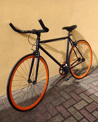 bicicletta scatto fisso 