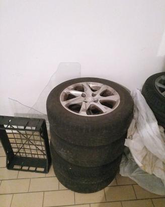 4 cerchi in lega Peugeot + gomme