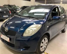 Toyota Yaris 1.0 5 porte
