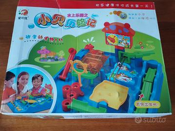 Gioco con percorso magnetico e bilia