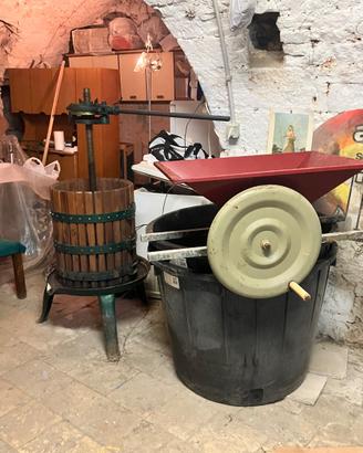 ATTREZZATURA VINIFICAZ. – TORCHIO, PREMIUVA 2 TINI
