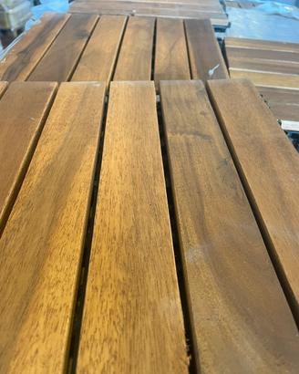 Piastrelle in legno ad incastro