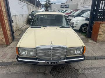 Mercedes-benz 200 berlina