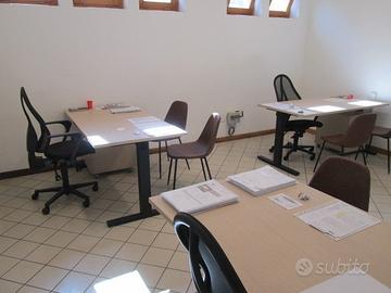 Scrivanie + Sedie ergonomiche + Poltroncine  