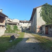 CASA IN LINEA CON GIARDINO A NESPOLEDO