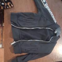 pantalone jeans e maglia 