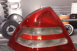 FANALE  POSTERIORE SINISTRO PER MERCEDES C. C W203