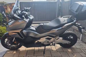HONDA FORZA 750 DCT - 10/2023 - 25.000 km