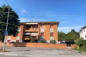 3 LOCALI A FERRARA