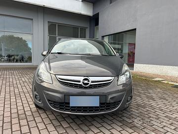 Opel corsa 12 gpl tech