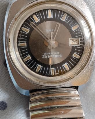 Orologio a corda TIMEX con doppio cinturino.