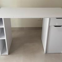 Scrivania colore bianco