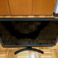 TV LG 24TL510V con schermo rotto