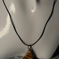 Collana con ciondolo di occhio di tigre