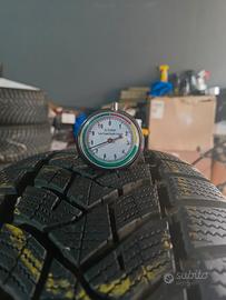 235 60 18 invernali Dunlop 