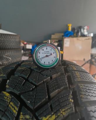 235 60 18 invernali Dunlop 