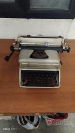 Macchina da scrivere Everest
