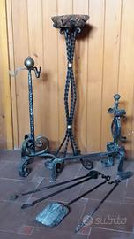 Attrezzi in ferro battuto per caminetto e barbecue