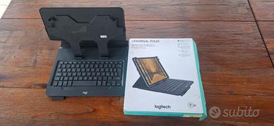 Custodia con tastiera Logitech Universal Folio