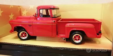 Modellino Pick Up Chevrolet 3100 Stepside 1/18