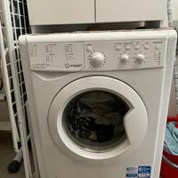 lavatrice Indesit 7 kg.