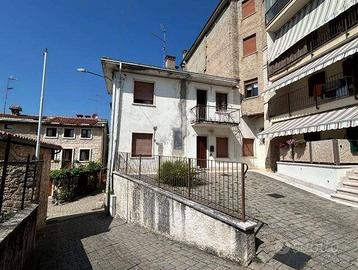 Immobile in asta di 97 m² con 5 locali a Cerro Ver