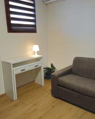 Grazioso Loft Indipendente con Giardino a Pula