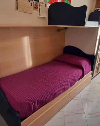 Letto a castello sfalzato e armadio per cameretta